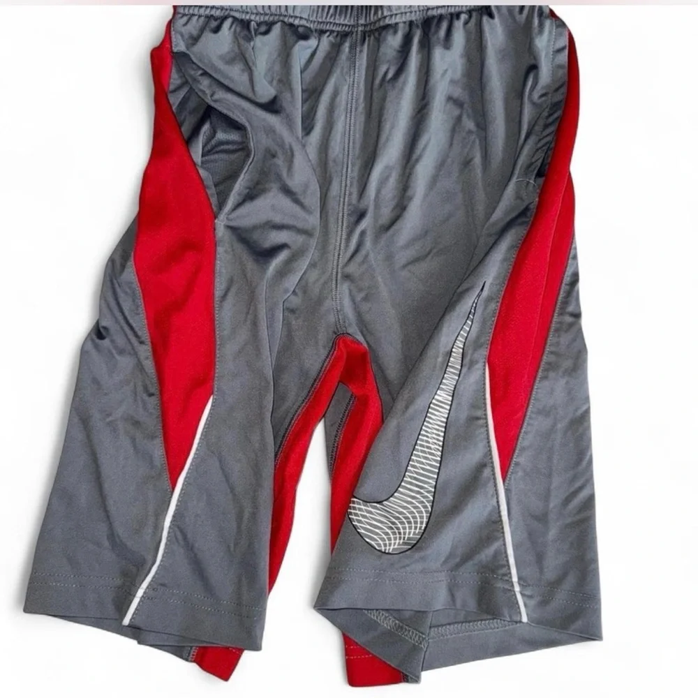 Nike Boys Dri-FIT Basketball Shorts Grey Red Size Large L